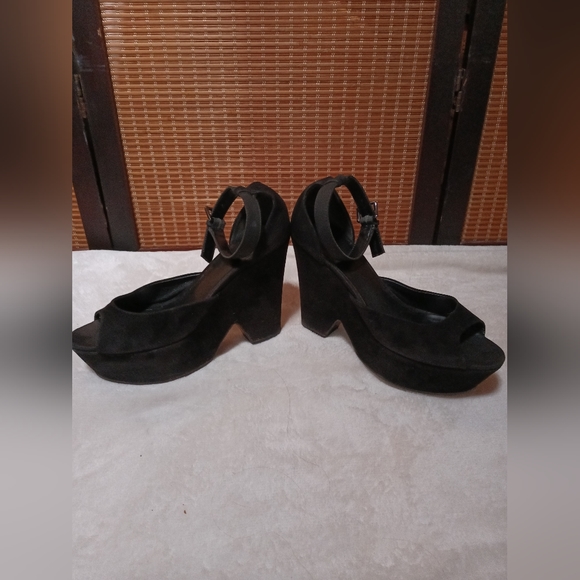 Celine Paris platform heels - Picture 4 of 9